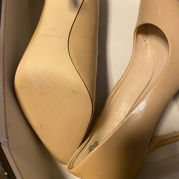 Nine West - Picture 2 of 8